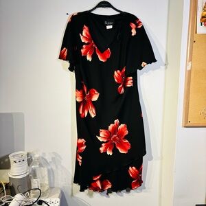S.L. Fashion Asymmetrical Black & Red Floral Dress Vintage Women’s Size 16w